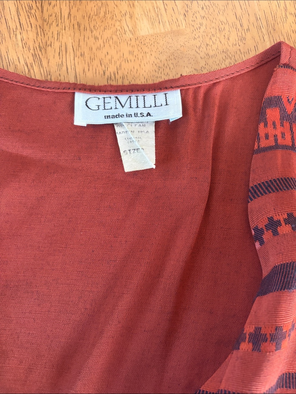 Rust Patterned V-Neck Women's Vest - Picture 3 of 4